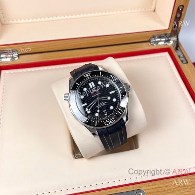 High Quality Replica OMEGA Seamaster 300 Different Straps (316 Stainless Steel/Silicone) Black Wavy Ceramic Face Dial Black Ceramic Bezel Stainless Steel Case Watch 42mm